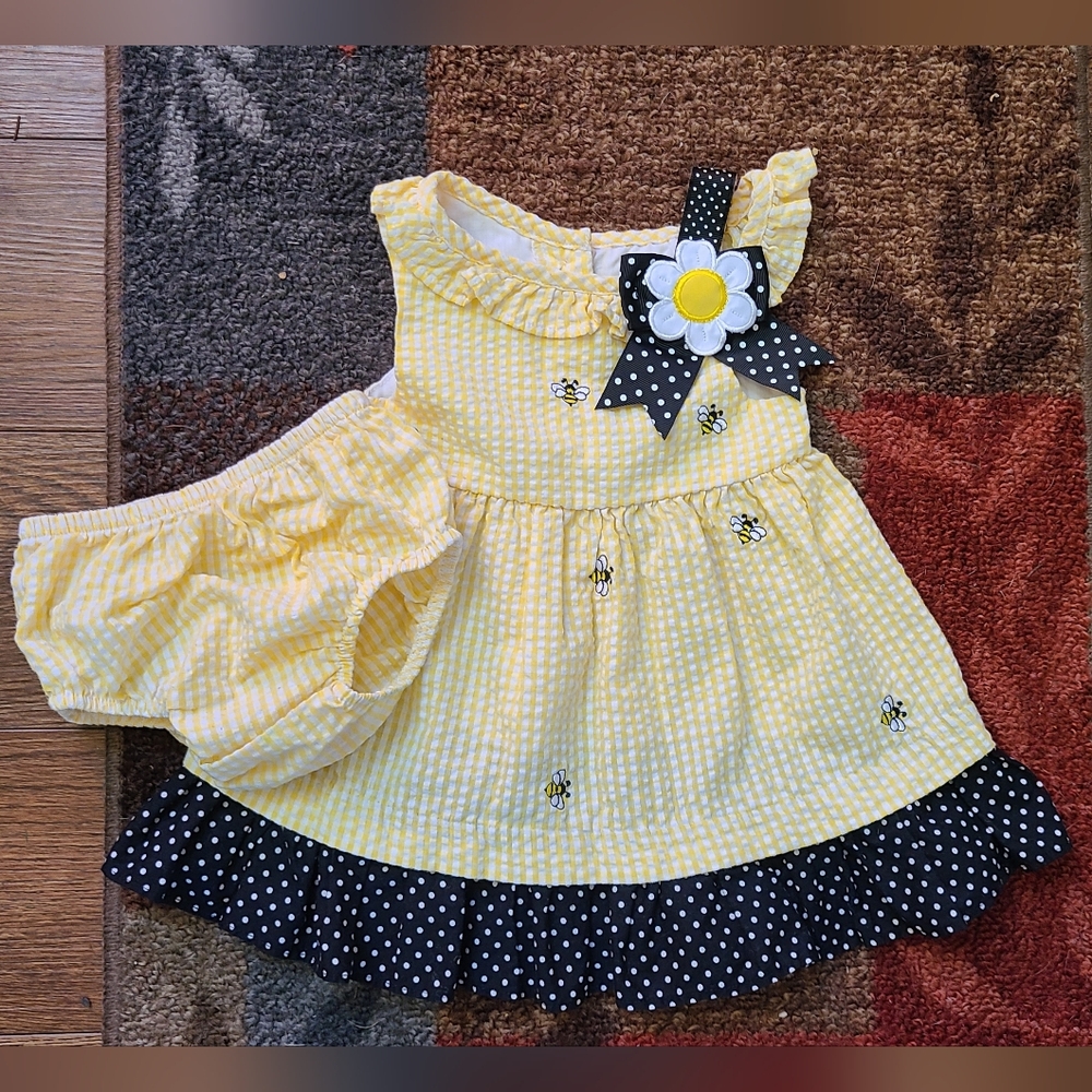 Counting Daisies girl's yellow seersucker bumble bee dress with Bloomers 12M